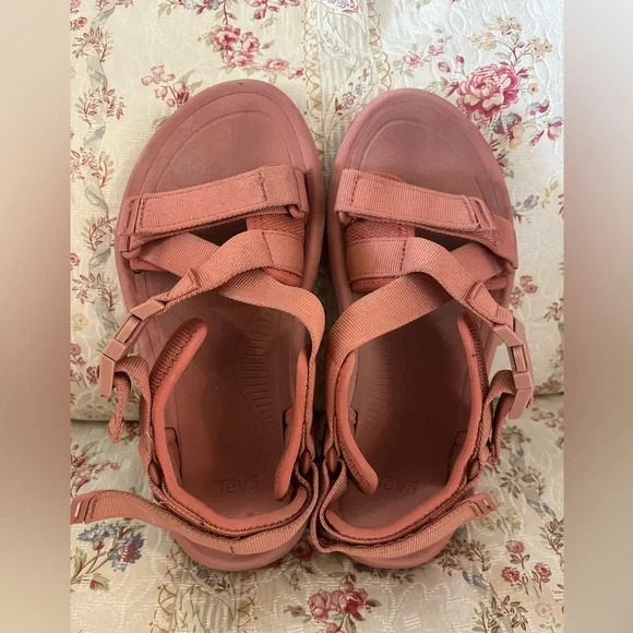 Teva Size 9 Preloved ❤️ Hurricane Verge Adjustable Sandals (RSB #13/Bin 2) - Picture 2 of 5